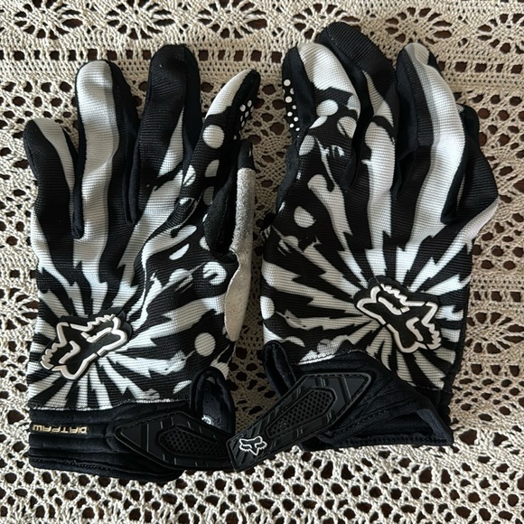 Fox DirtPaw Moto Riding Gloves - Picture 1 of 3